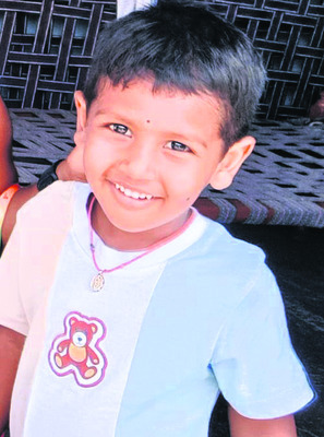 నీటి గుంతలో పడి బాలుడు మృతి1