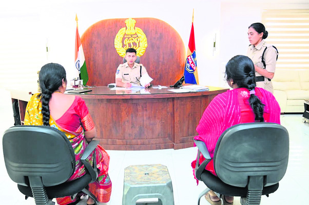 కొబ్బరికాయ రూ.40కే.. 
2