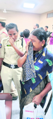 అర్జీలను సత్వరమే పరిష్కరించాలి 1