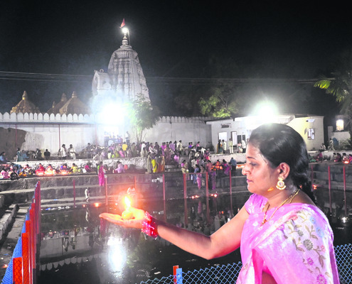 కార్తీక కాంతిలో నీలకంఠుని సన్నిధి1