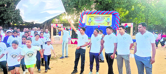 ఉత్సాహంగా 5కే రన్‌ 3