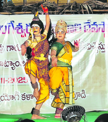 కూచిపూడిలో చాగంటికి నాట్య నీరాజనాలు1