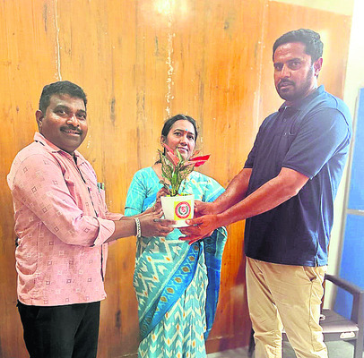 ఆడపిల్లను పుట్టనిద్దాం 
1