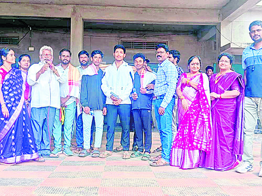 తైక్వాండో పోటీల్లో  ముగ్గురికి స్వర్ణ పతకాలు  1