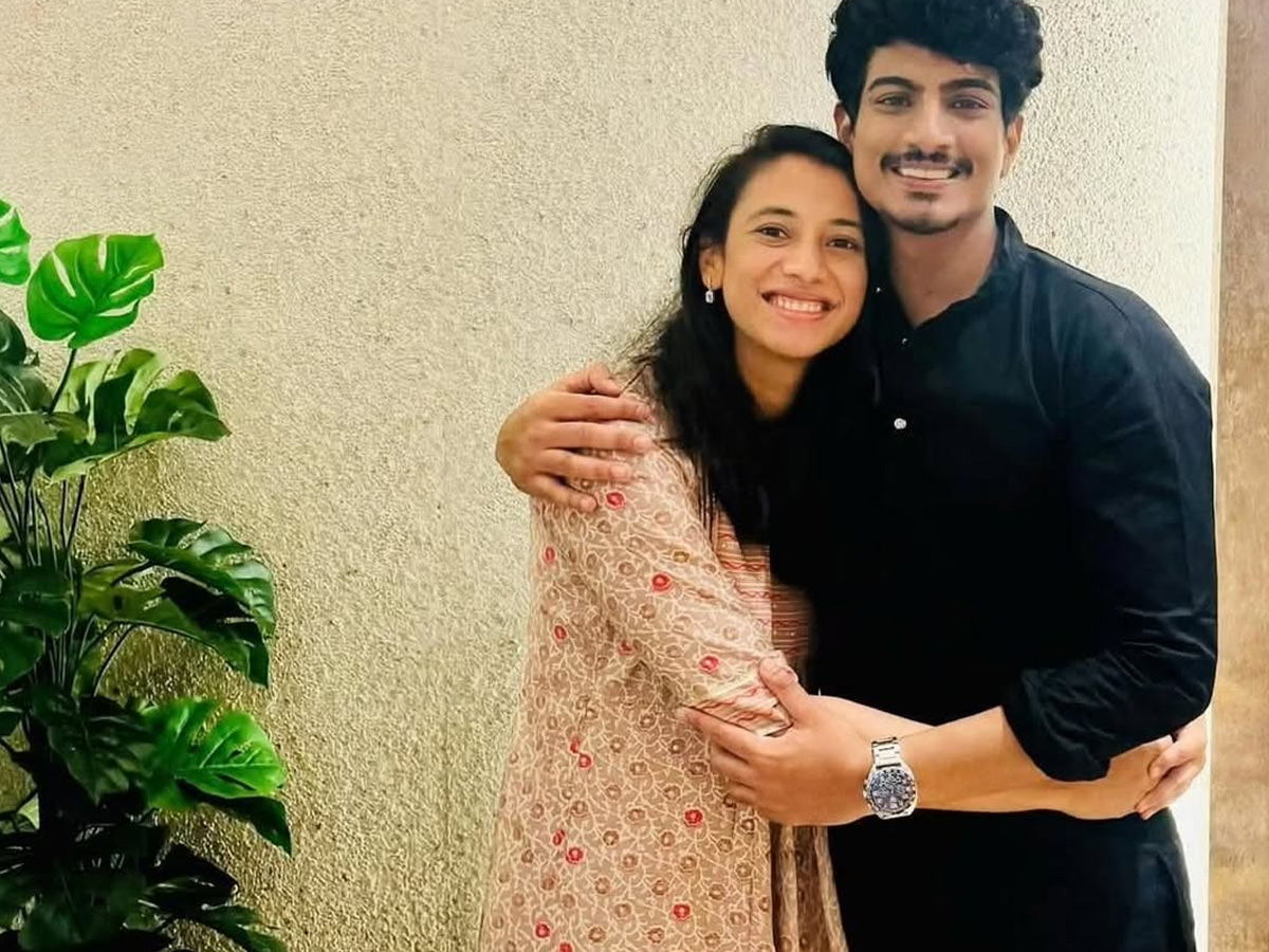 Smriti Mandhana Historic Win Celebrated by Her Boyfriend Photos3