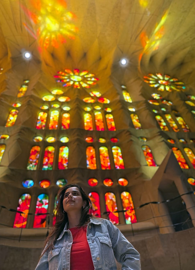 Ashika Ranganath's Barcelona trip (photos)14