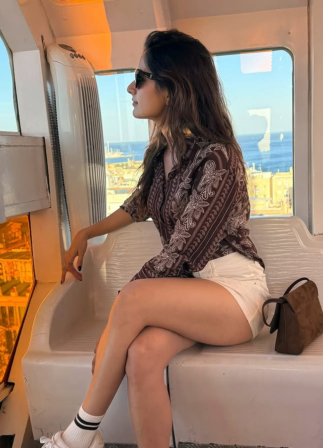 Ashika Ranganath's Barcelona trip (photos)9