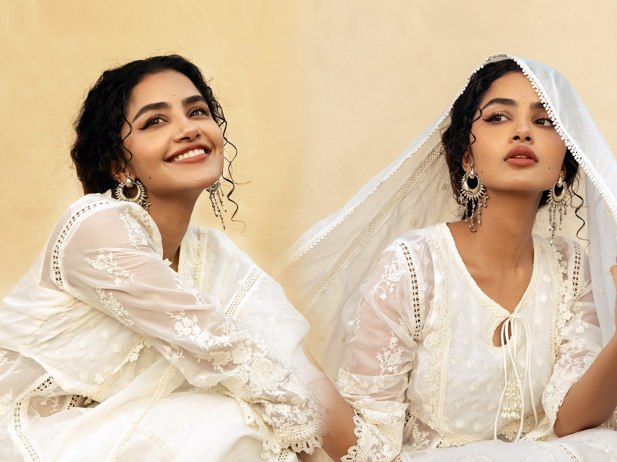 Anupama Parameswaran looks like Angel (photos)1