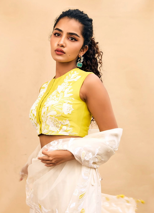 Anupama Parameswaran looks like Angel (photos)12