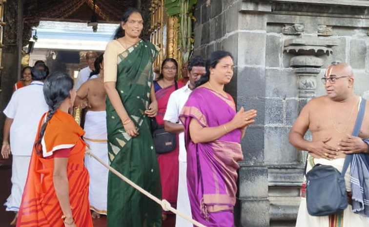 Tallest Woman in Tirupati! Sri Lankan Netball Captain Tarjini Sivalingam Shocks Devotees at Tirumala PHotos6