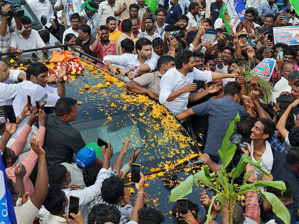 Unstoppable Jagan Mass Craze Krishna District Tour Photos2