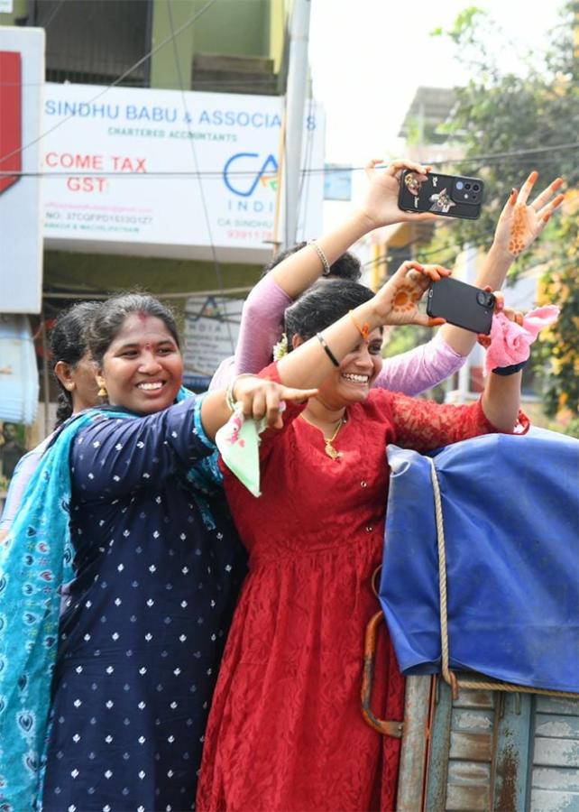 Unstoppable Jagan Mass Craze Krishna District Tour Photos28