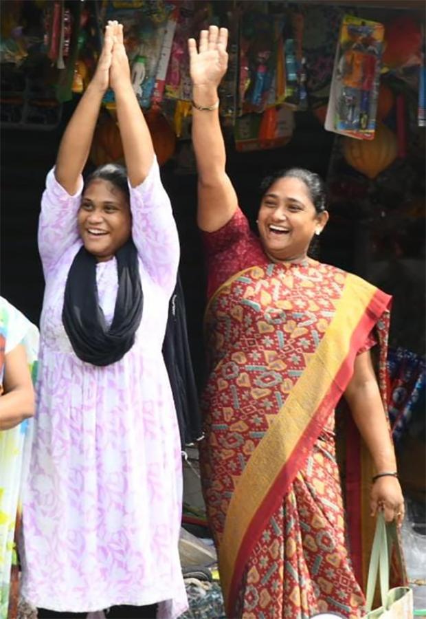 Unstoppable Jagan Mass Craze Krishna District Tour Photos29