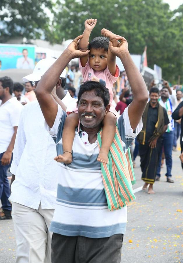 Unstoppable Jagan Mass Craze Krishna District Tour Photos9