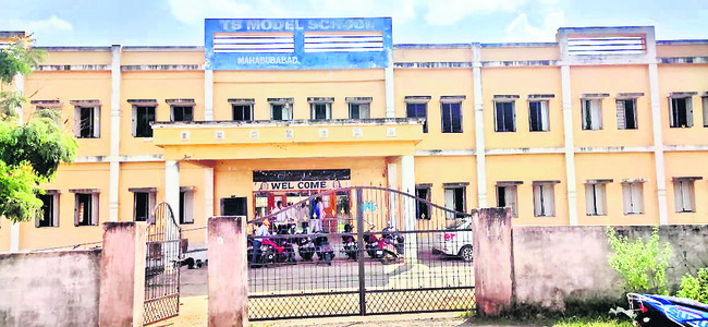 పంటలు నమోదు చేయించుకోవాలి
1