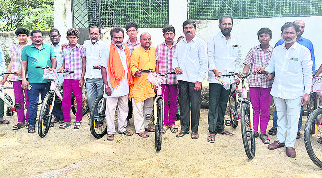 ఫిట్‌నెస్‌ లేని వాహనాలను సీజ్‌ చేస్తాం1