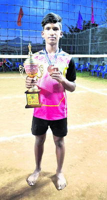 ట్రాక్టర్‌పై నుంచి జారిపడి యువకుడి మృతి 1