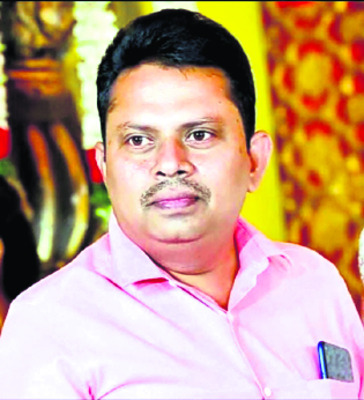 జీతాల కోసం ఎదురుచూపులు 4