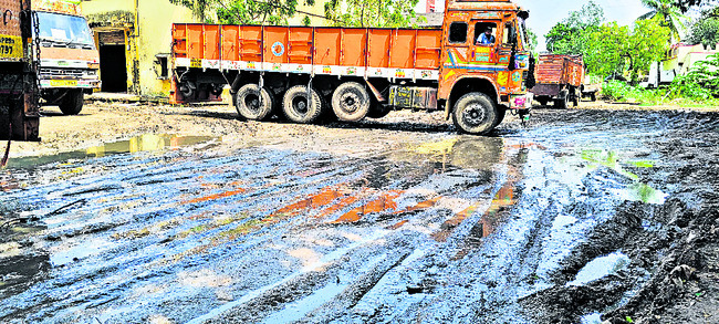 పేదల బియ్యం.. వరద పాలు1