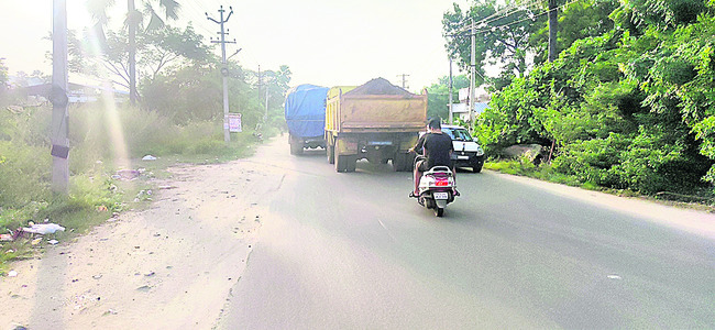 ప్రమాదాలు పొంచి..2