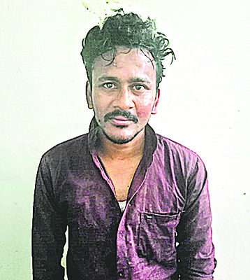 కాపురానికి రావడం లేదని కత్తితో దాడి 2