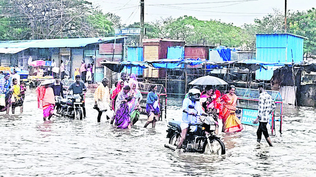 తుర్కలపల్లి.. జలదిగ్బంధం 
2