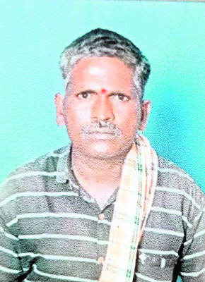 పొట్టకూటీ కోసం వెళ్తూ మృతి 
1