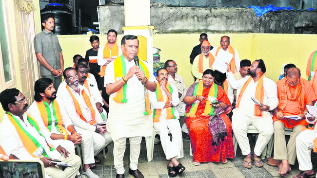 జిల్లా నేతల జూబ్లీ బాట2