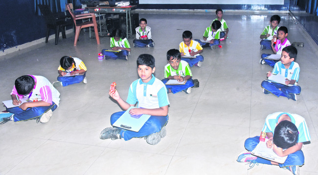 ‘సాక్షి స్పెల్‌బీ’తో విజ్ఞానం పెరుగుతుంది 1