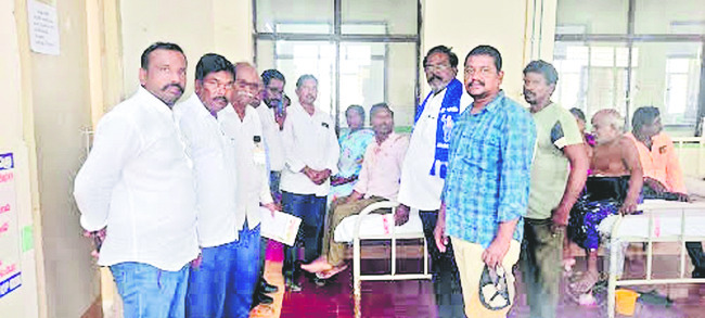 ఉద్దేశపూర్వకంగానే దళితులపై  టీడీపీ మూక దాడి
1