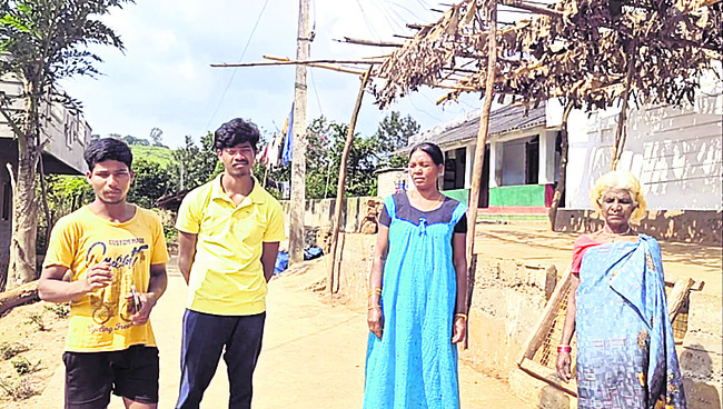 కంపించిన పుడమి... ఉలిక్కిపడిన జనం 2