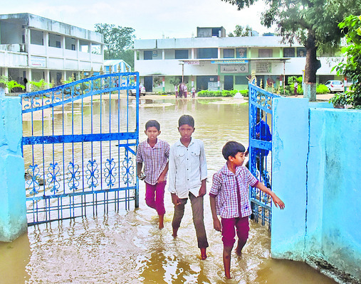 ఔరా.. ఇది సర్కార్‌ స్కూలే..!1