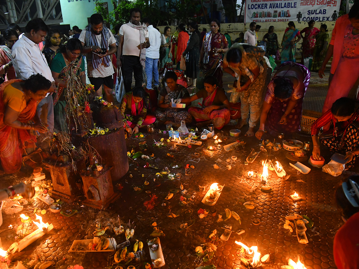Karthika Pournami 2022 Celebrations Pushkar Ghat Rajahmundry12