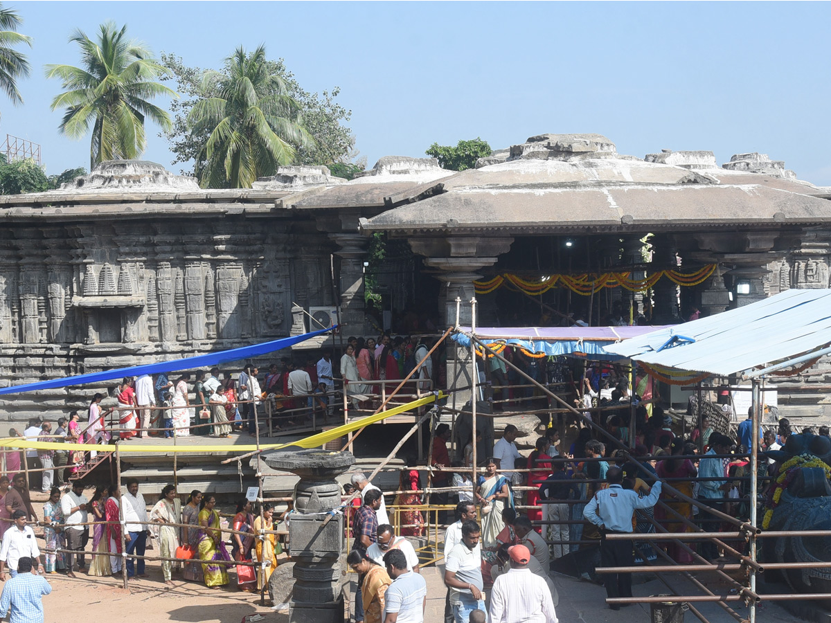 Karthika Pournami Celebrations In Thousand Pillar Temple Photos2