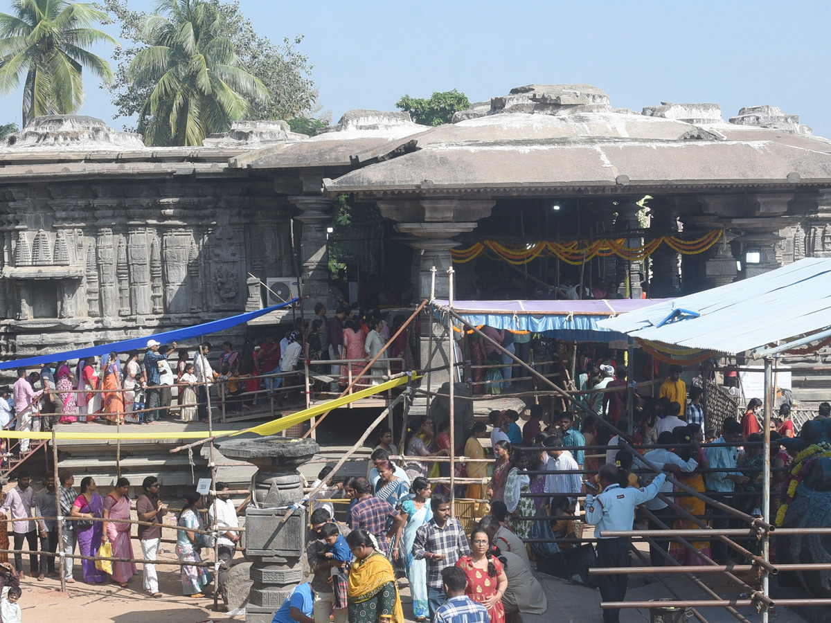 Karthika Pournami Celebrations In Thousand Pillar Temple Photos3