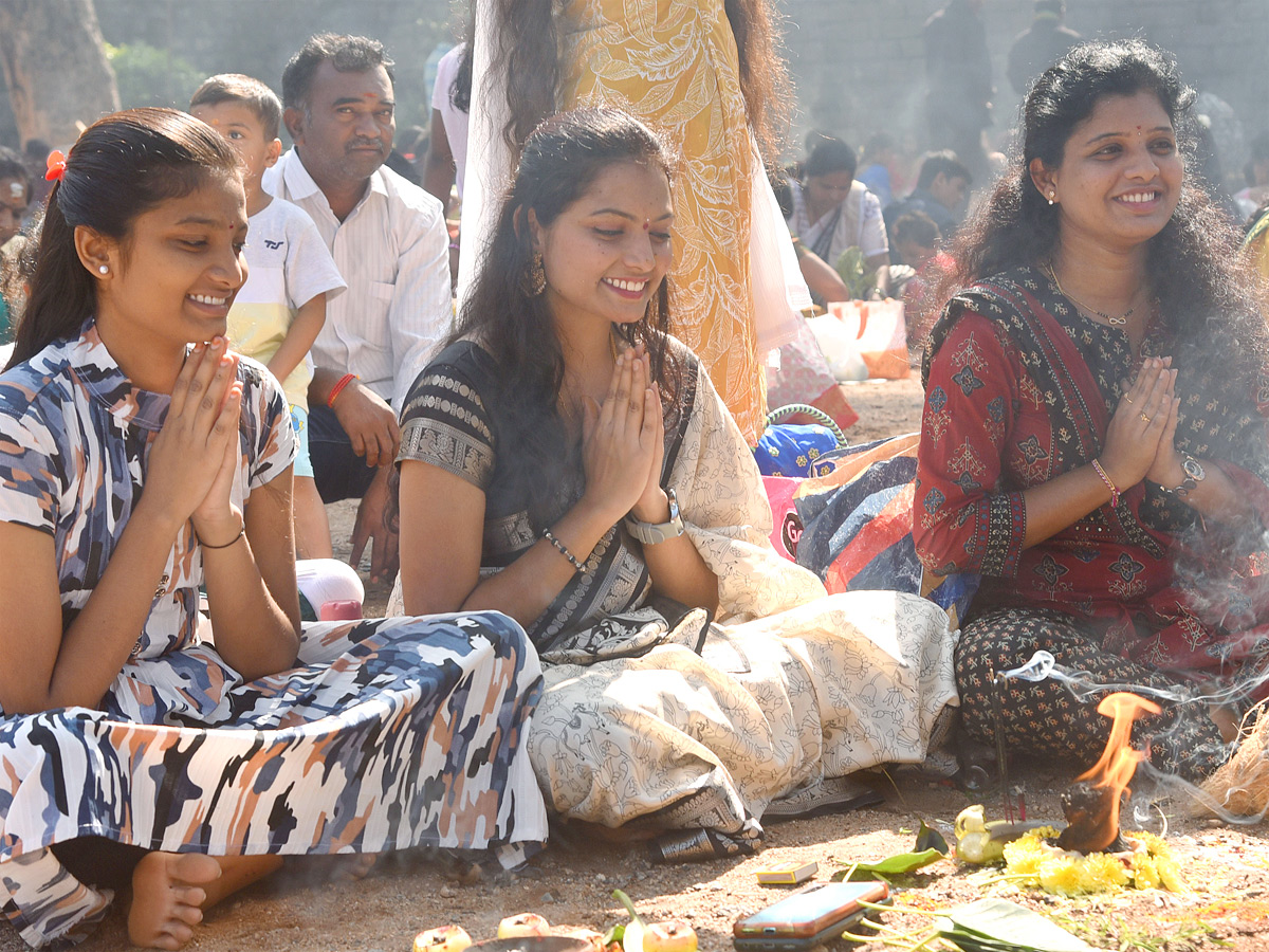 Karthika Pournami Celebrations In Thousand Pillar Temple Photos7