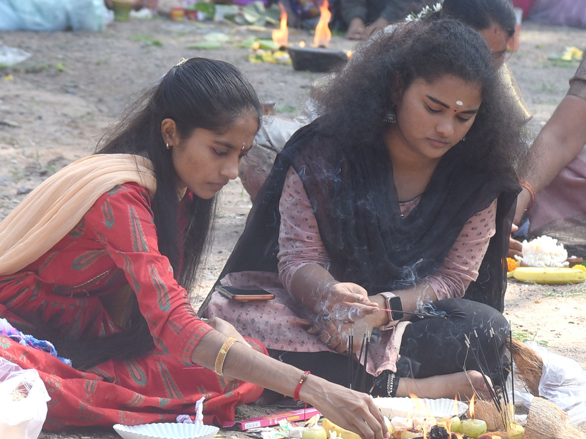 Karthika Pournami Celebrations In Thousand Pillar Temple Photos8
