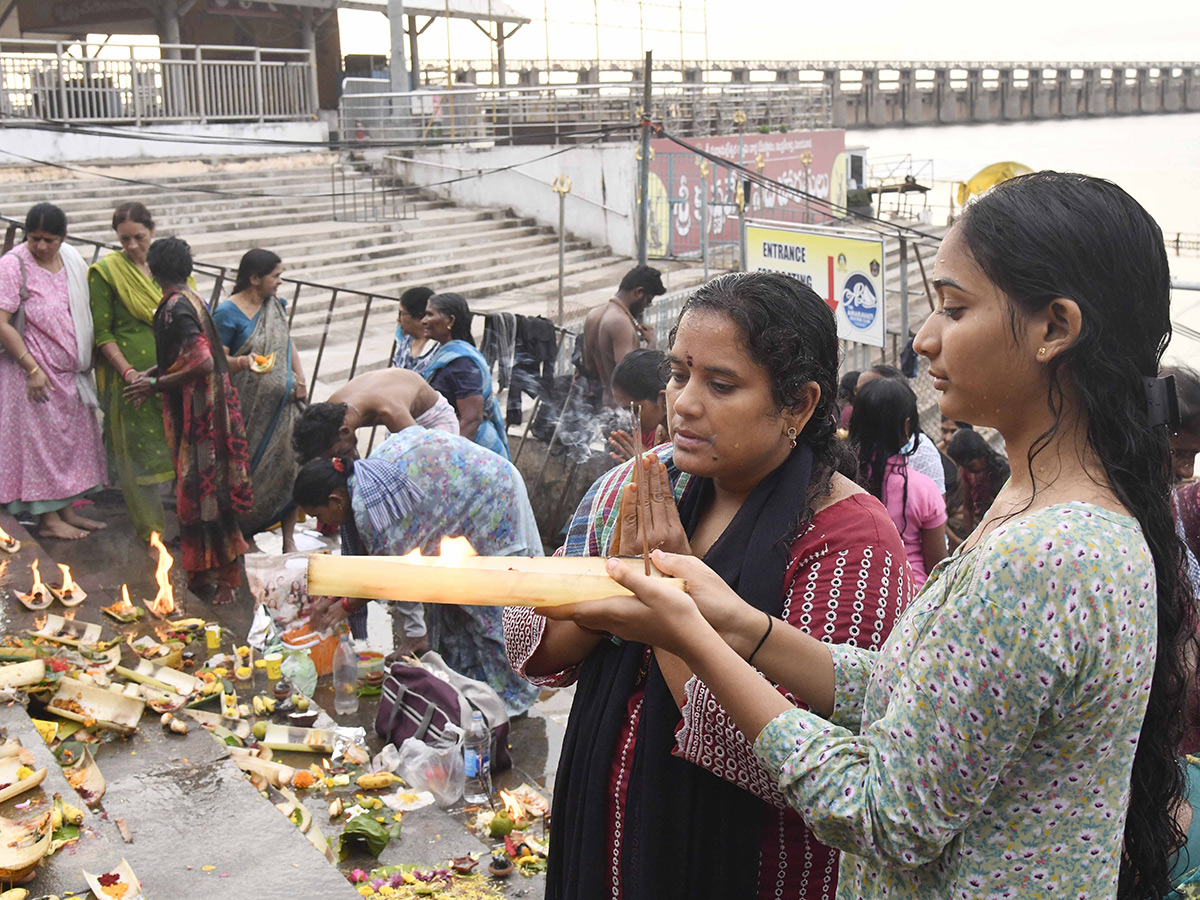 Karthika Pournami Temple Crowded with Devotees Photos12