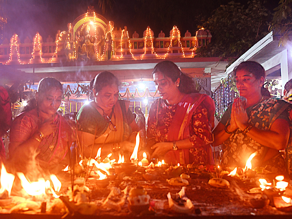 Karthika Pournami Temple Crowded with Devotees Photos16