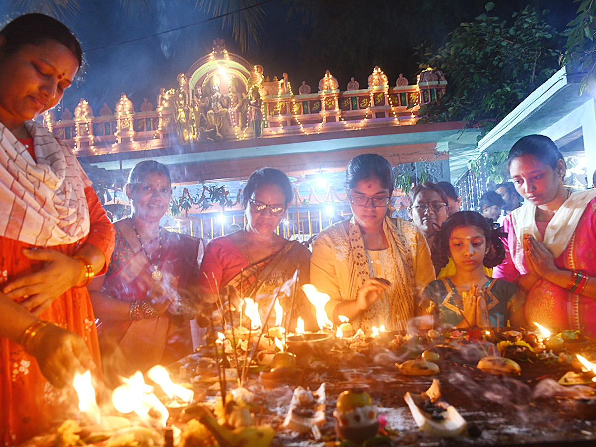 Karthika Pournami Temple Crowded with Devotees Photos22