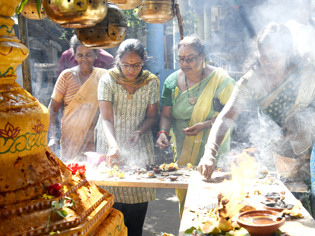Karthika Pournami Temple Crowded with Devotees Photos25
