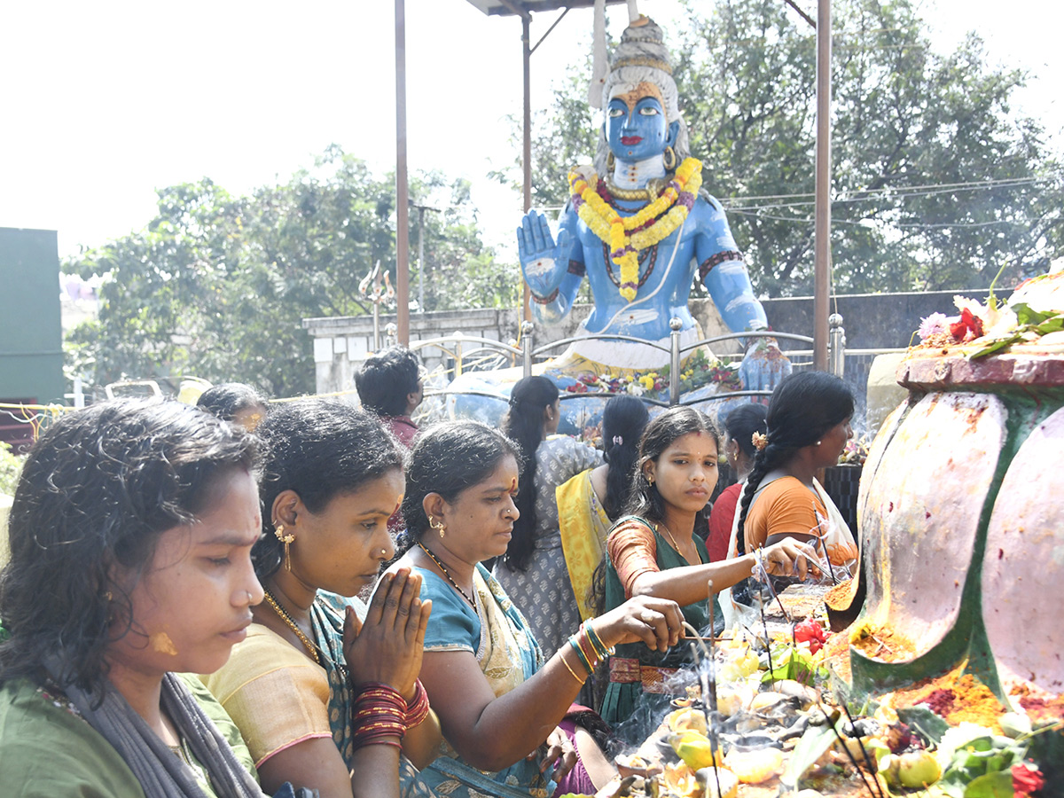 Karthika Pournami Temple Crowded with Devotees Photos26