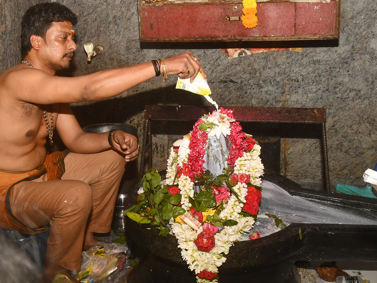 Karthika Pournami Temple Crowded with Devotees Photos27