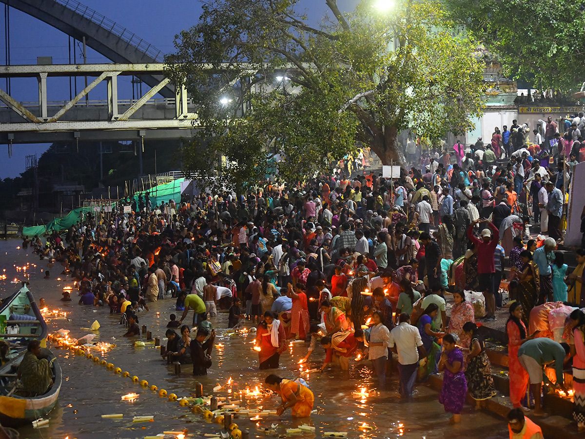 Karthika Pournami Temple Crowded with Devotees Photos5