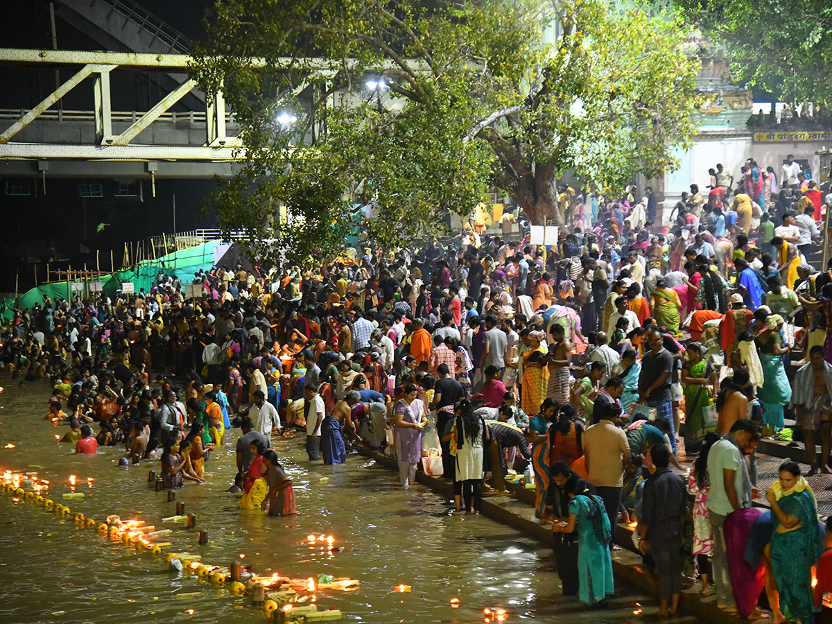 Karthika Pournami Temple Crowded with Devotees Photos7