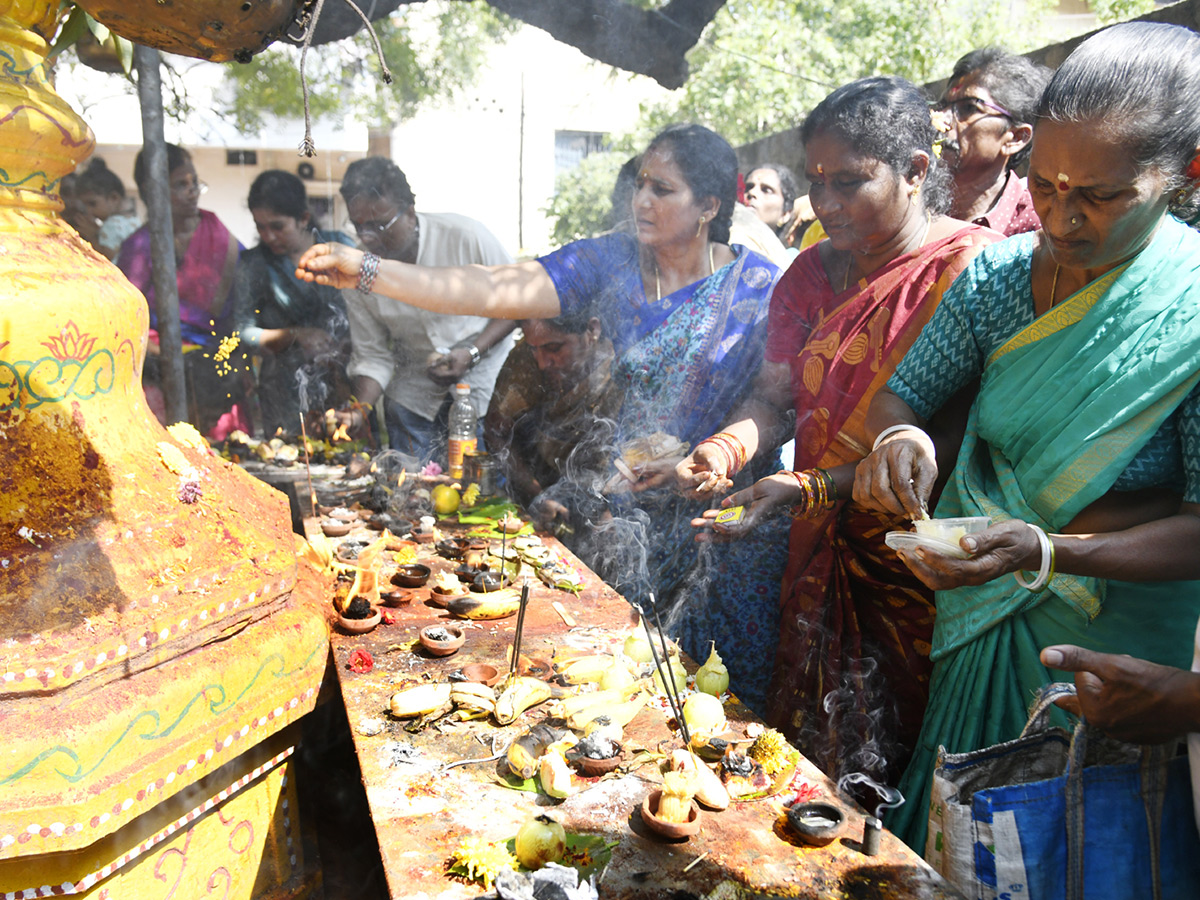 Karthika Pournami Temple Crowded with Devotees Photos8