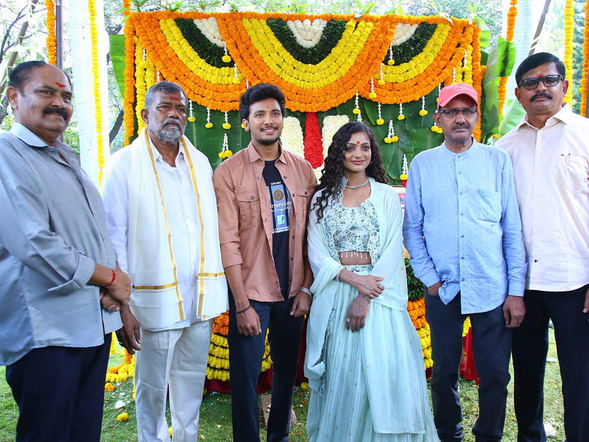 KumbhaMela Fame Monalisa Bhonsle Tollywood Movie Opening11