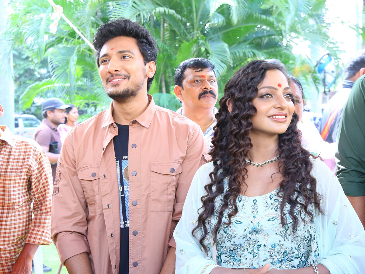 KumbhaMela Fame Monalisa Bhonsle Tollywood Movie Opening16