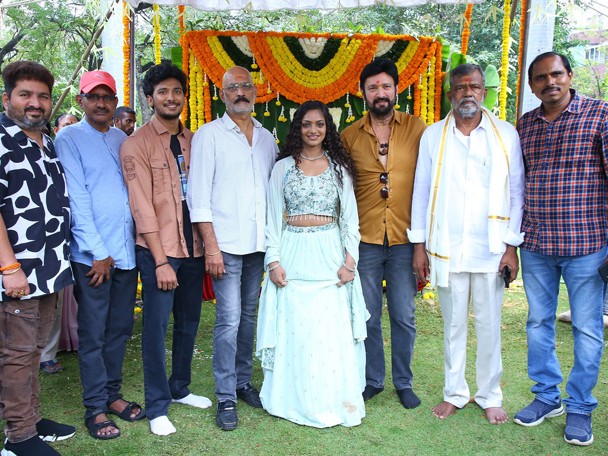 KumbhaMela Fame Monalisa Bhonsle Tollywood Movie Opening5