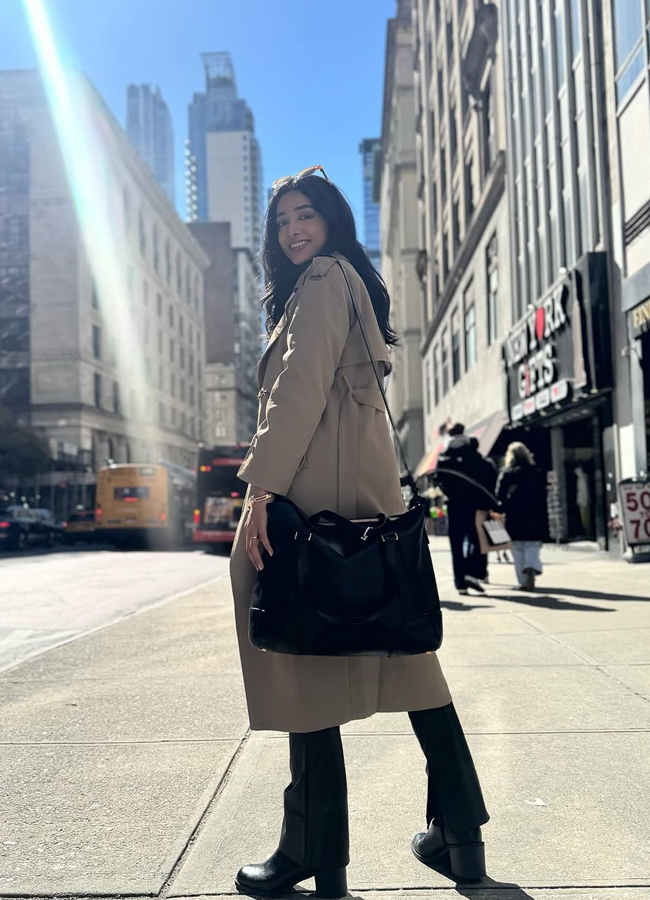 Kannappa heroine Preethi Mukundan in New York.. photos2